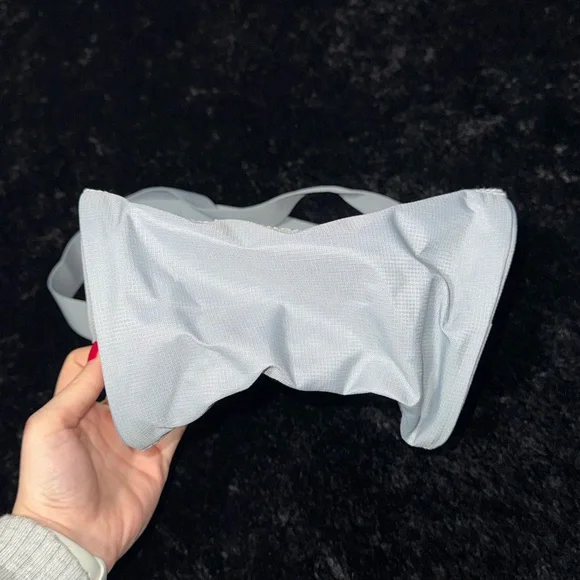 NWOT Gymshark Light Blue Everyday Mini Holdall Gym Bag - Picture 4 of 6